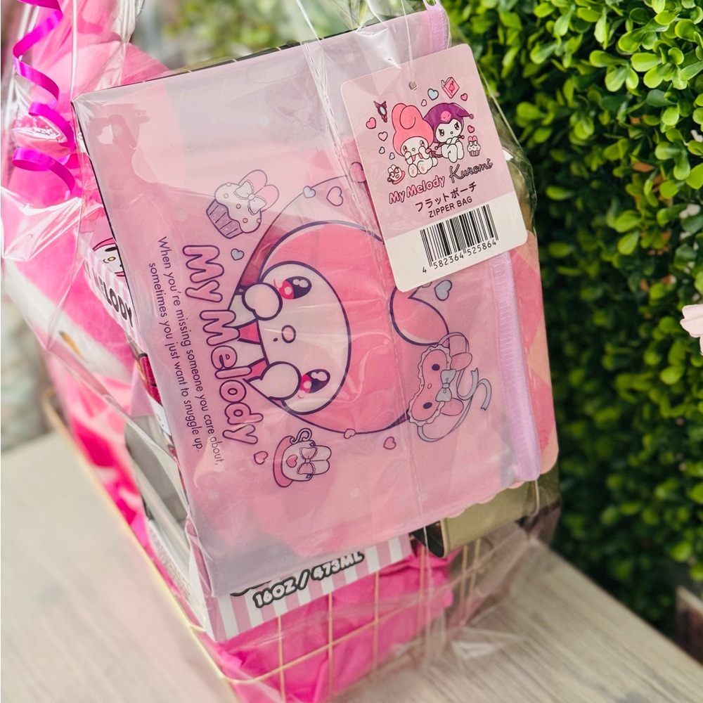 New My Melody Valentines Gift Basket - Picture 4 of 5